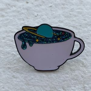 🔥NWT Enamel pin